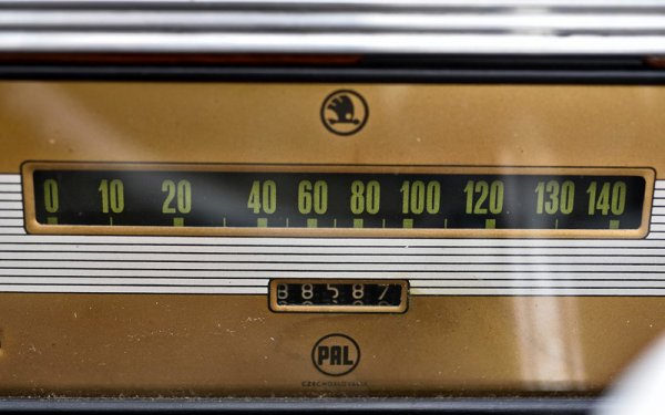 Skoda Tudor. Разграфяването на километража е оптимистично - максималната скорост е 100 км/ч